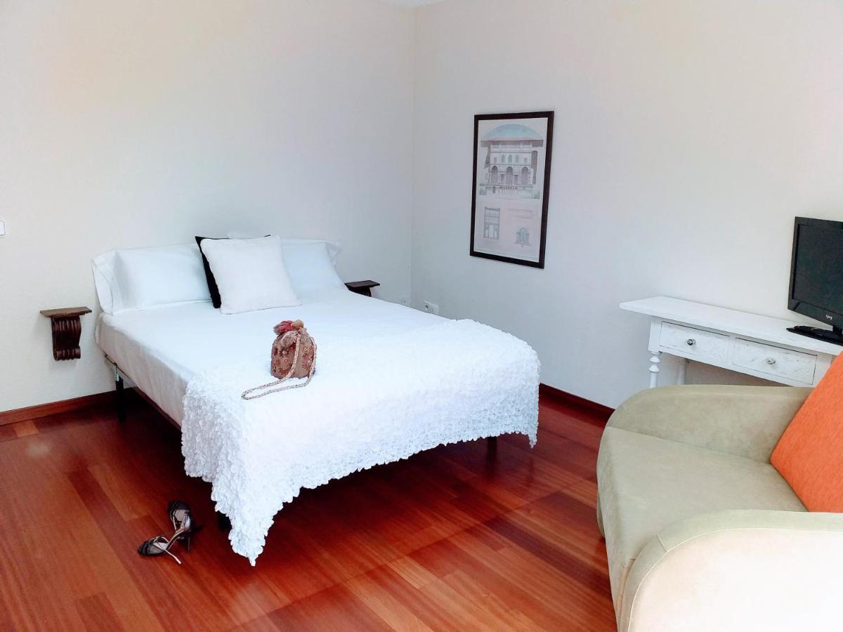 Large Apartment With Large And Sunny Terrace - Garden & Outdoor Gym , Alicante Center Εξωτερικό φωτογραφία